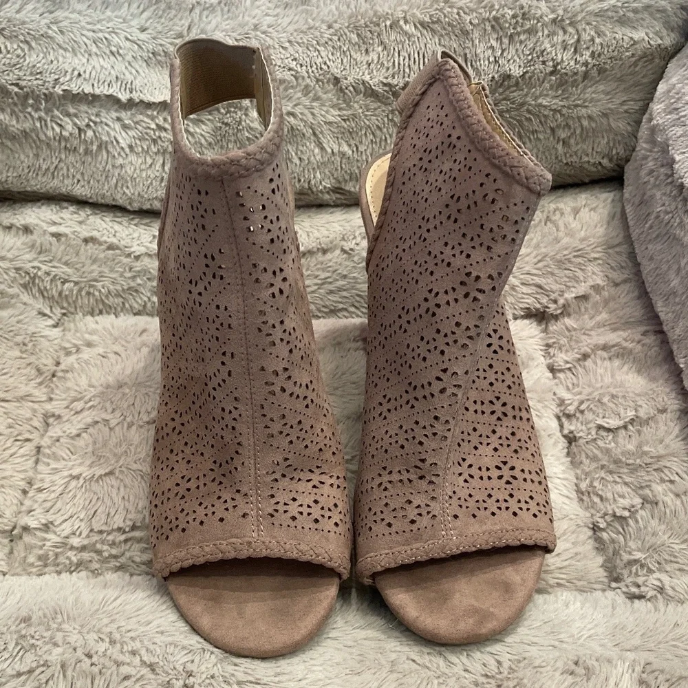 Lauren Conrad open toe blocked heel sandals